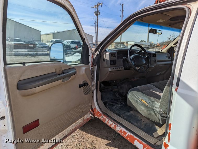 image for item LP9215 2001 Ford F550 Super Duty  bucket truck