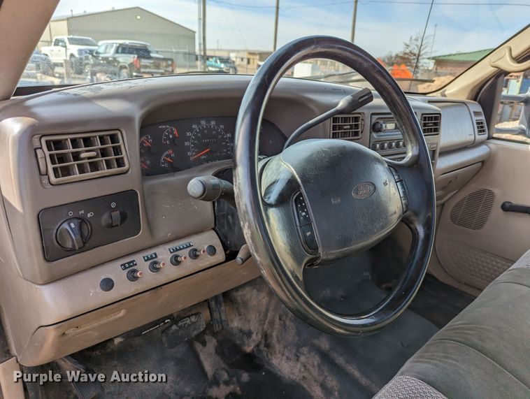 image for item LP9215 2001 Ford F550 Super Duty  bucket truck