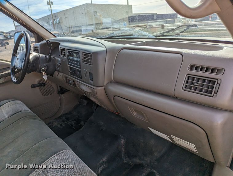 image for item LP9215 2001 Ford F550 Super Duty  bucket truck