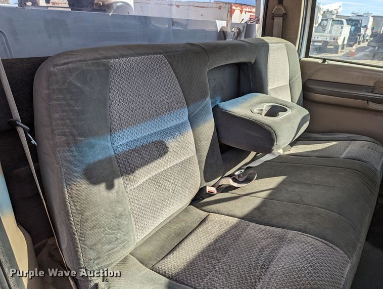 image for item LP9215 2001 Ford F550 Super Duty  bucket truck