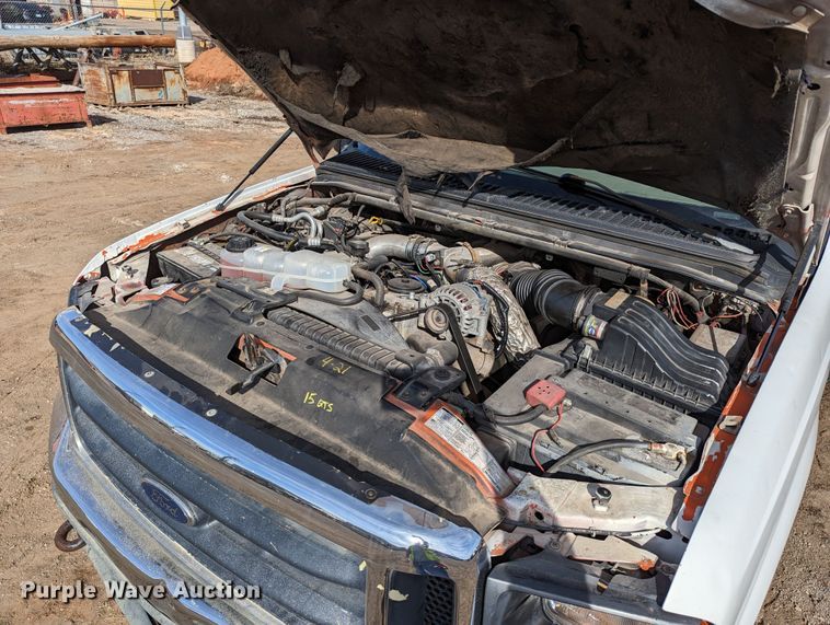 image for item LP9215 2001 Ford F550 Super Duty  bucket truck