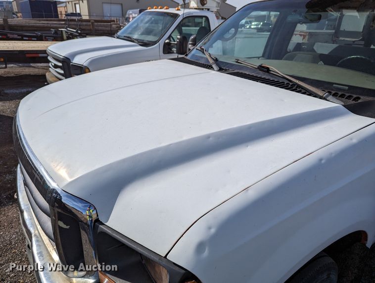 image for item LP9215 2001 Ford F550 Super Duty  bucket truck