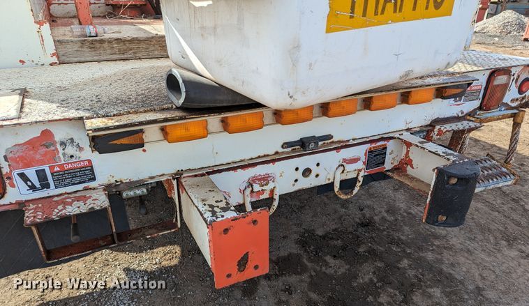 image for item LP9215 2001 Ford F550 Super Duty  bucket truck