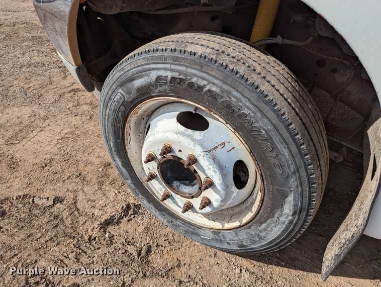 image for item LP9215 2001 Ford F550 Super Duty  bucket truck