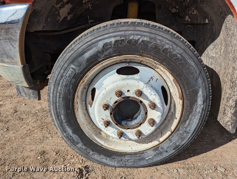 image for item LP9215 2001 Ford F550 Super Duty  bucket truck