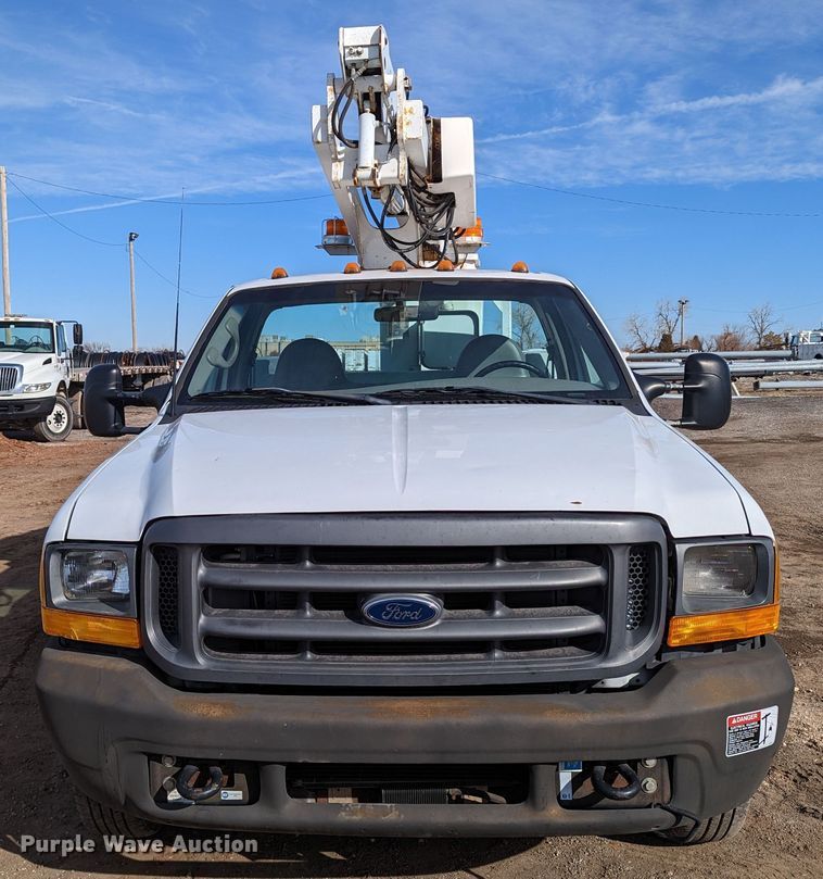 image for item LP9216 2000 Ford F350 Super Duty  bucket truck