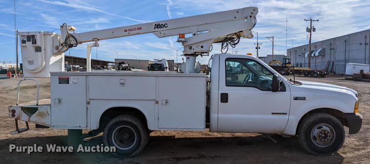 image for item LP9216 2000 Ford F350 Super Duty  bucket truck