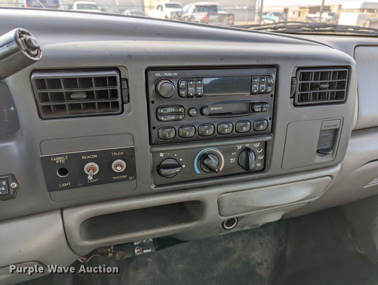 image for item LP9216 2000 Ford F350 Super Duty  bucket truck