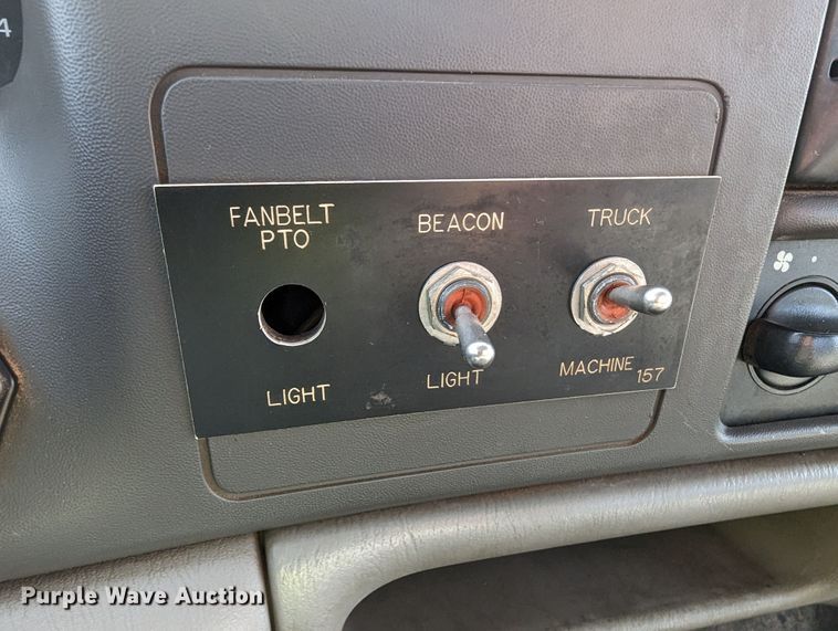 image for item LP9216 2000 Ford F350 Super Duty  bucket truck