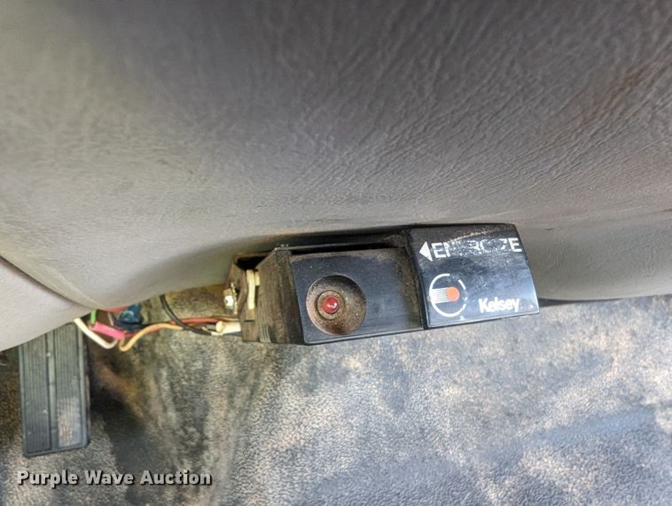 image for item LP9216 2000 Ford F350 Super Duty  bucket truck