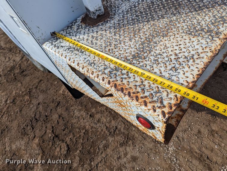 image for item LP9216 2000 Ford F350 Super Duty  bucket truck