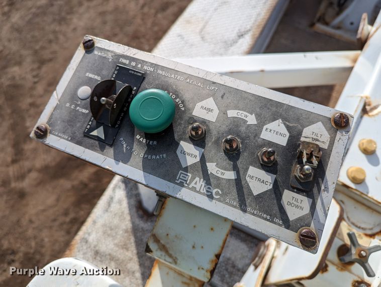 image for item LP9216 2000 Ford F350 Super Duty  bucket truck