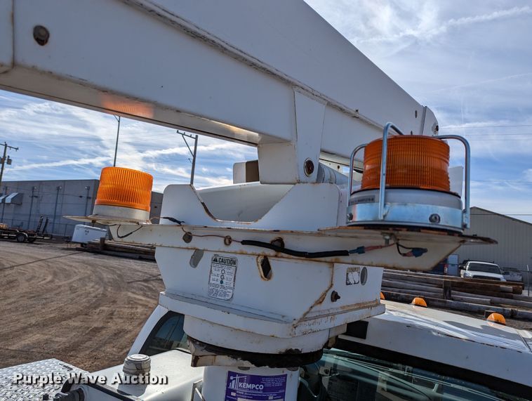 image for item LP9216 2000 Ford F350 Super Duty  bucket truck