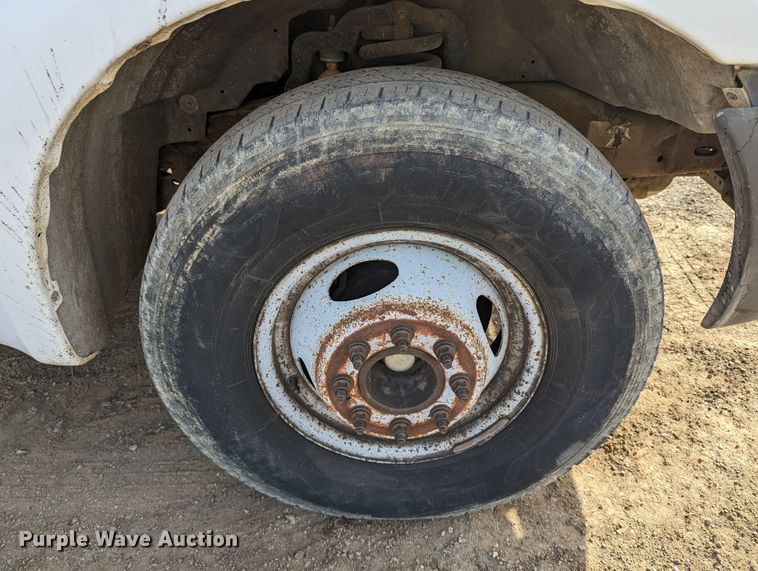 image for item LP9216 2000 Ford F350 Super Duty  bucket truck