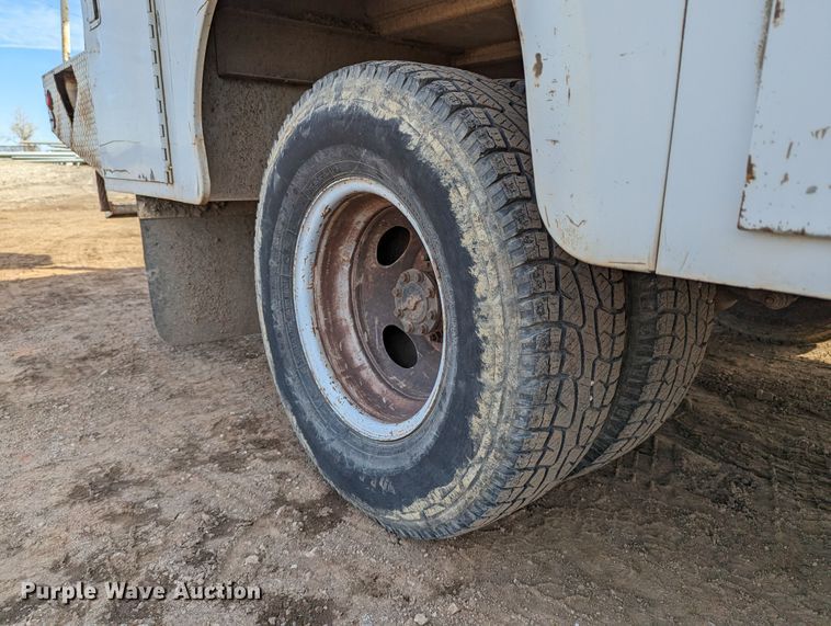 image for item LP9216 2000 Ford F350 Super Duty  bucket truck