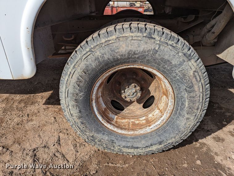 image for item LP9216 2000 Ford F350 Super Duty  bucket truck