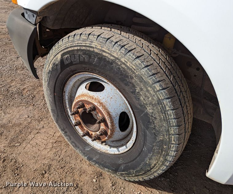 image for item LP9216 2000 Ford F350 Super Duty  bucket truck