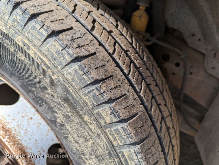 image for item LP9216 2000 Ford F350 Super Duty  bucket truck