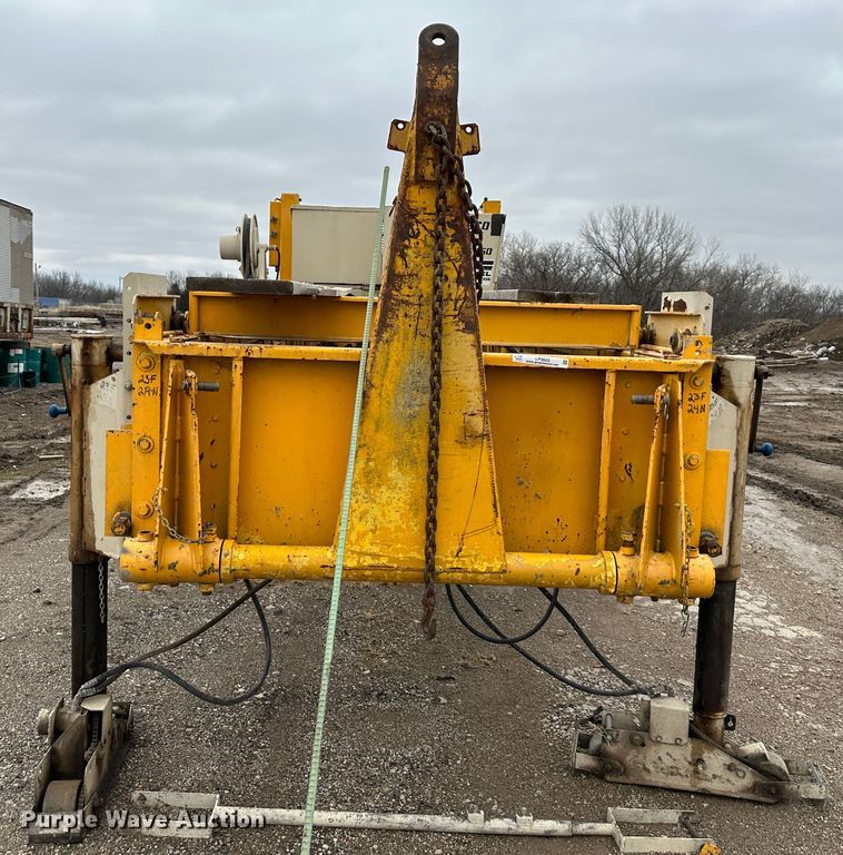 image for item LP9822 Gomaco C450  concrete cylinder finisher