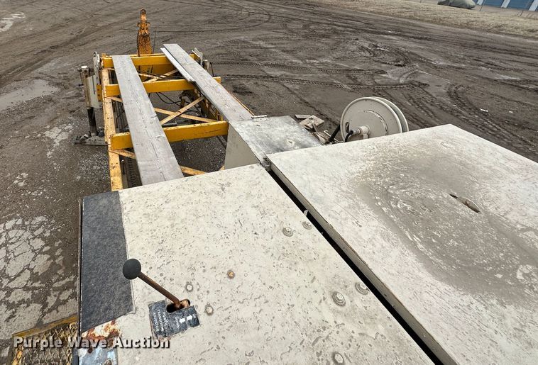 image for item LP9822 Gomaco C450  concrete cylinder finisher