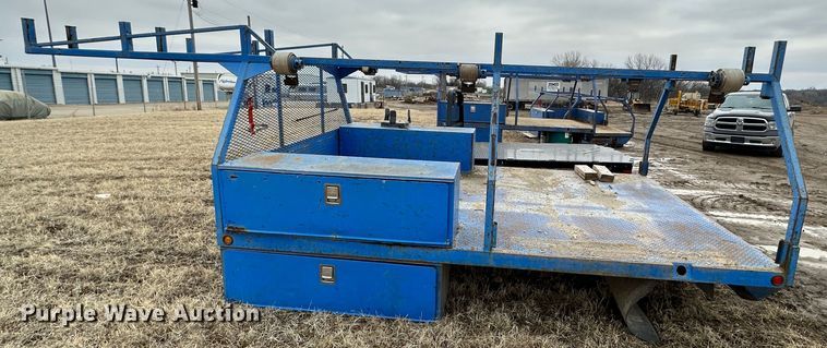 image for item LP9824 Flatbed