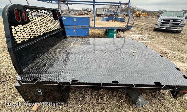 image for item LP9825 Knapheide  flatbed