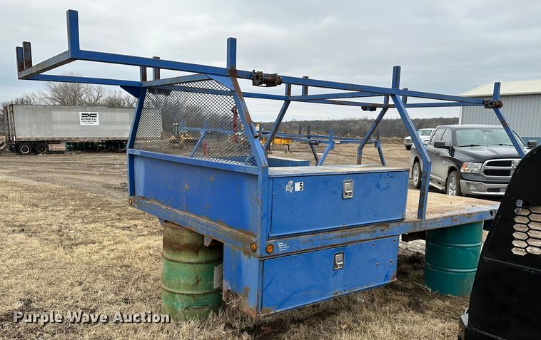 image for item LP9826 Flatbed