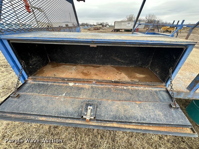 image for item LP9826 Flatbed