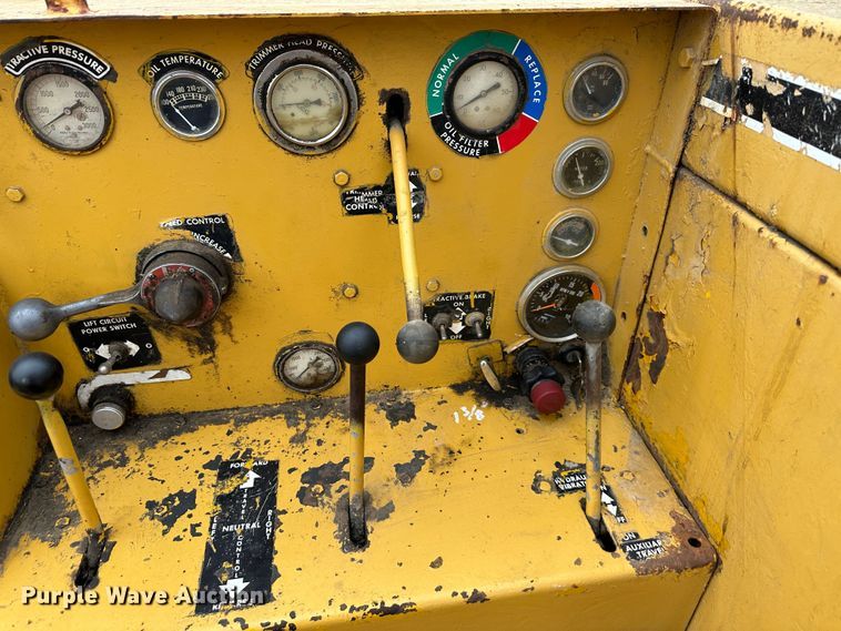 image for item LP9828 Gomaco GT6000-90  curb machine