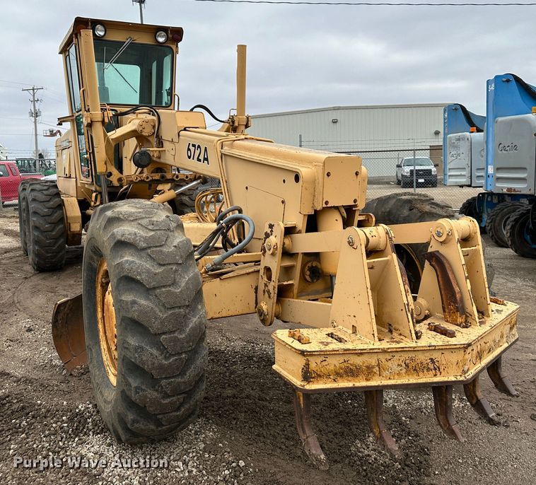 image for item LP9834 1981 John Deere 672A  motor grader