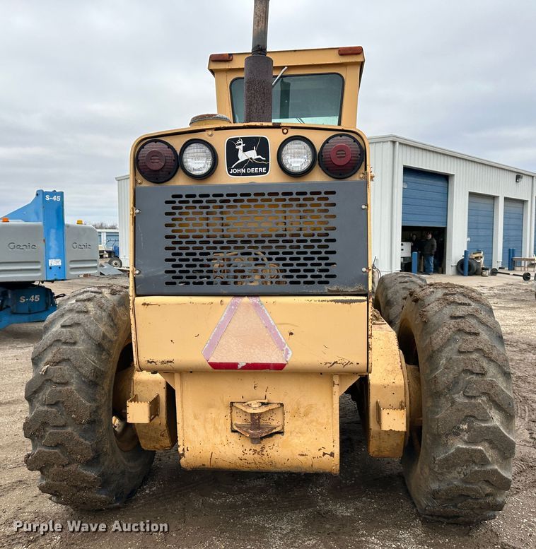 image for item LP9834 1981 John Deere 672A  motor grader