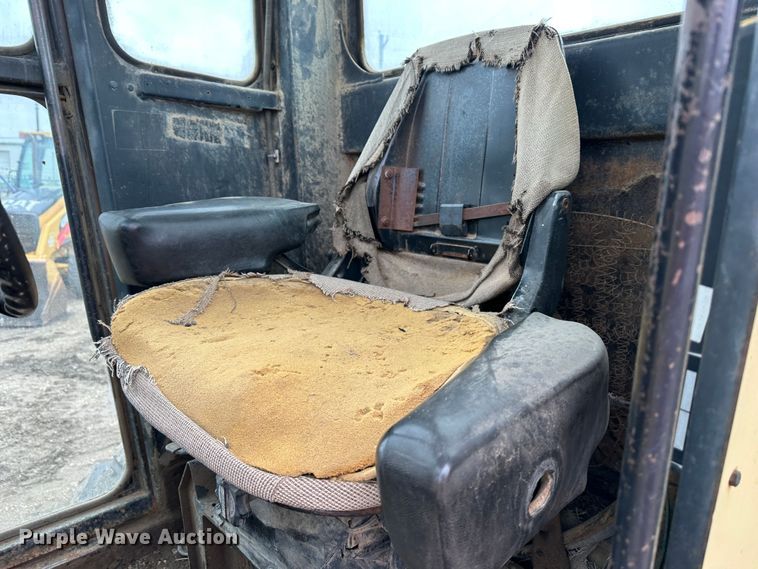 image for item LP9834 1981 John Deere 672A  motor grader