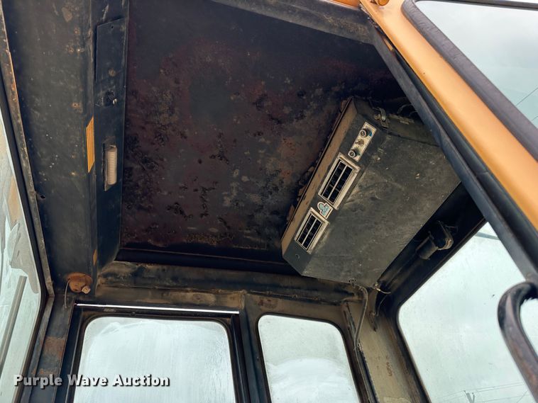 image for item LP9834 1981 John Deere 672A  motor grader