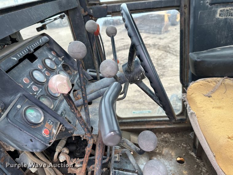 image for item LP9834 1981 John Deere 672A  motor grader