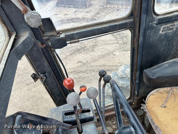 image for item LP9834 1981 John Deere 672A  motor grader