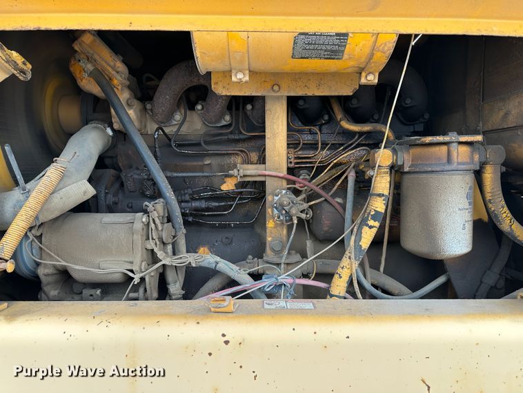 image for item LP9834 1981 John Deere 672A  motor grader