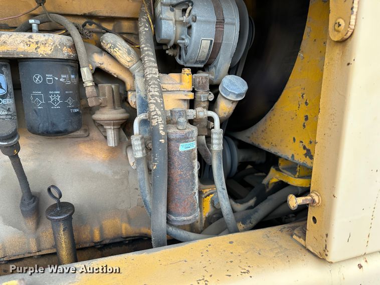 image for item LP9834 1981 John Deere 672A  motor grader