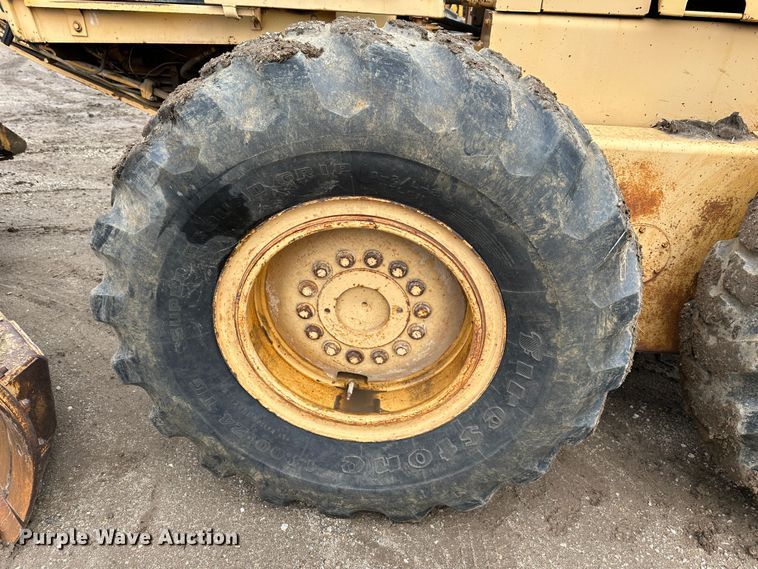 image for item LP9834 1981 John Deere 672A  motor grader