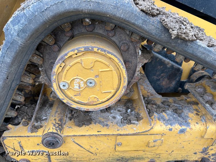 image for item LP9836 2016 Caterpillar 239D  tracked skid steer loader