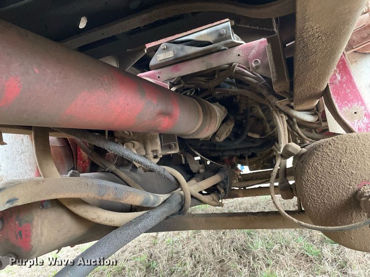 image for item LR9539 1999 International 9200  dump truck