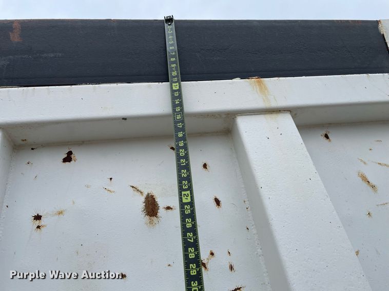 image for item LR9539 1999 International 9200  dump truck