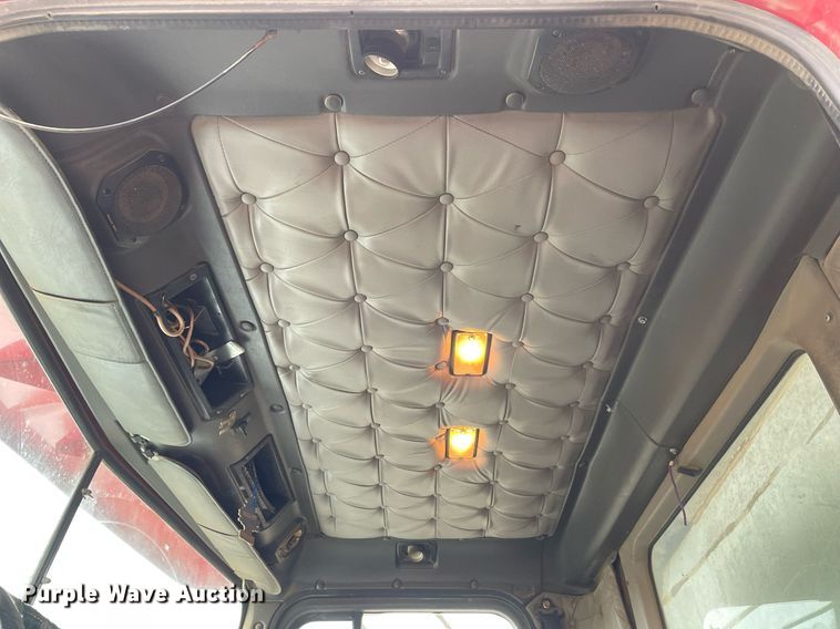 image for item LR9539 1999 International 9200  dump truck