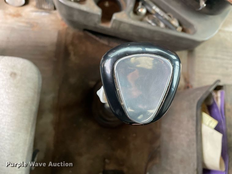 image for item LR9539 1999 International 9200  dump truck