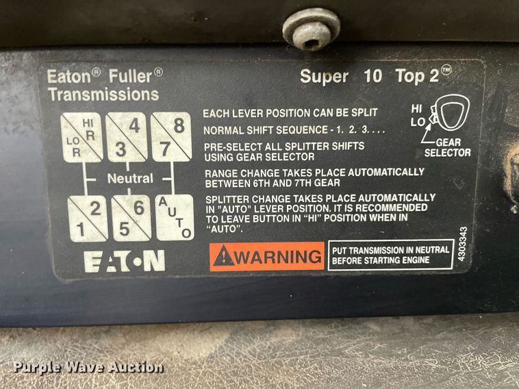 image for item LR9539 1999 International 9200  dump truck