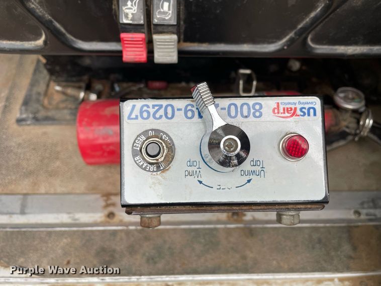 image for item LR9539 1999 International 9200  dump truck