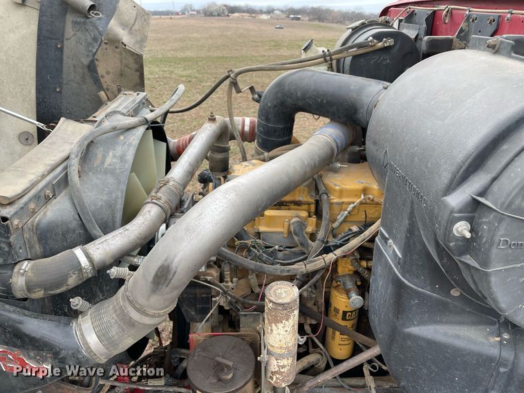 image for item LR9539 1999 International 9200  dump truck