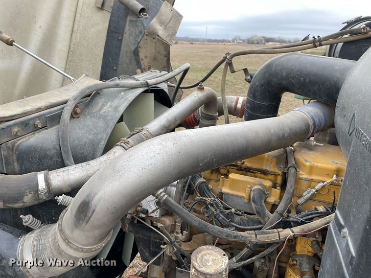 image for item LR9539 1999 International 9200  dump truck