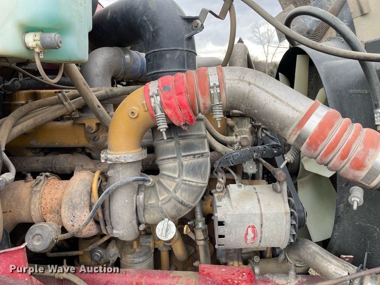 image for item LR9539 1999 International 9200  dump truck