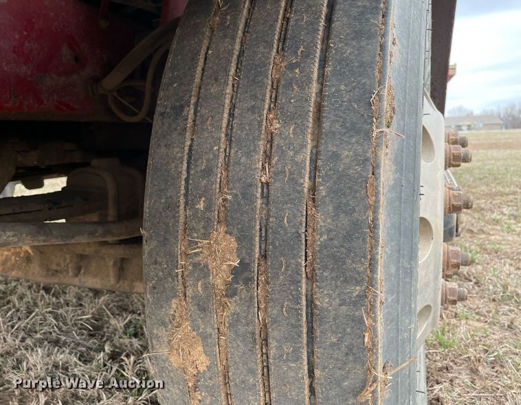 image for item LR9539 1999 International 9200  dump truck