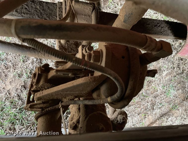 image for item LR9539 1999 International 9200  dump truck